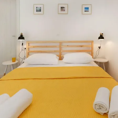 And Stone House Apartment