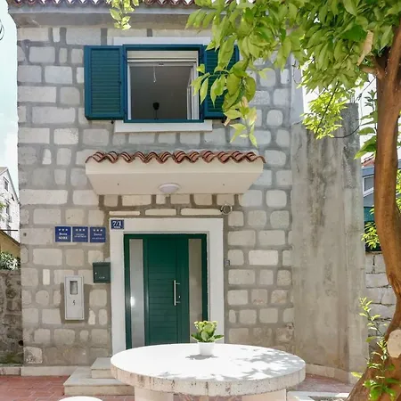 Apartment And Stone House Split